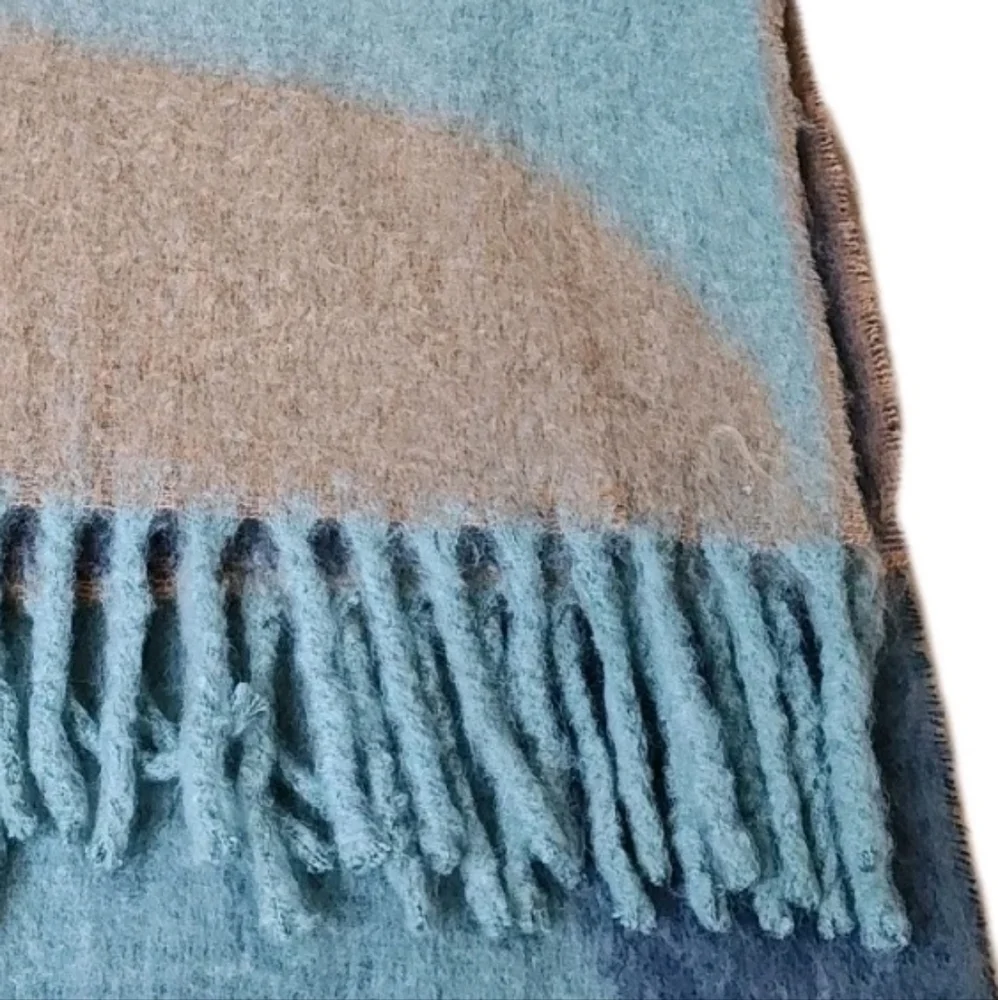 Vince Camuto Fringed Fuzzy Knit Long Blanket Scarf Travel Wrap Abstract Sz 16/82